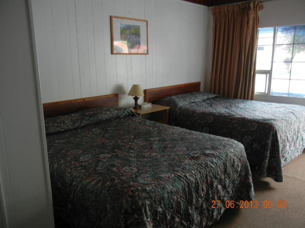 Pleasant View Motel Summerland Pokoj fotografie