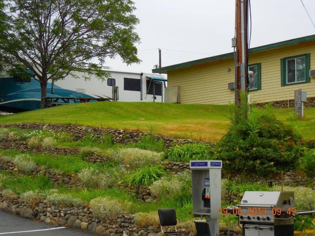 Pleasant View Motel Summerland Exteriér fotografie